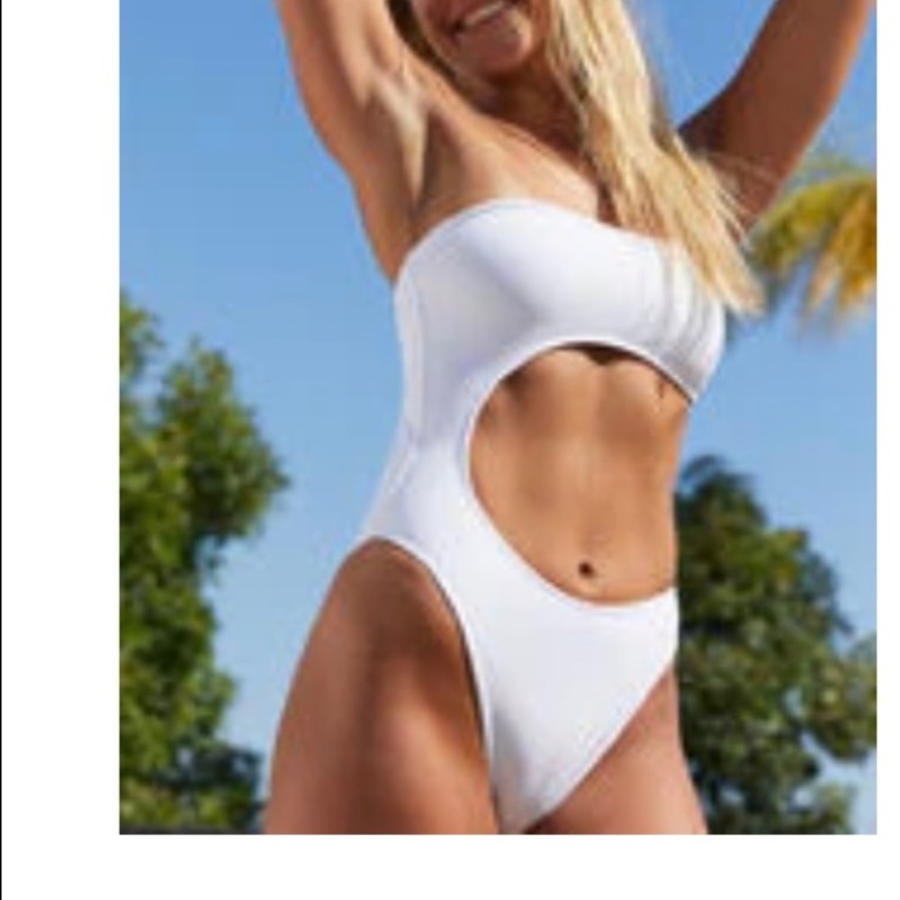 One piece bathing suit 🐚
